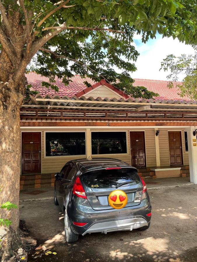 Bansuan Resort Nakhon Sawan Esterno foto