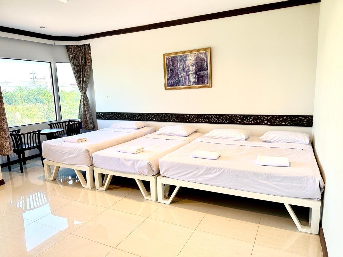 Bansuan Resort Nakhon Sawan Esterno foto