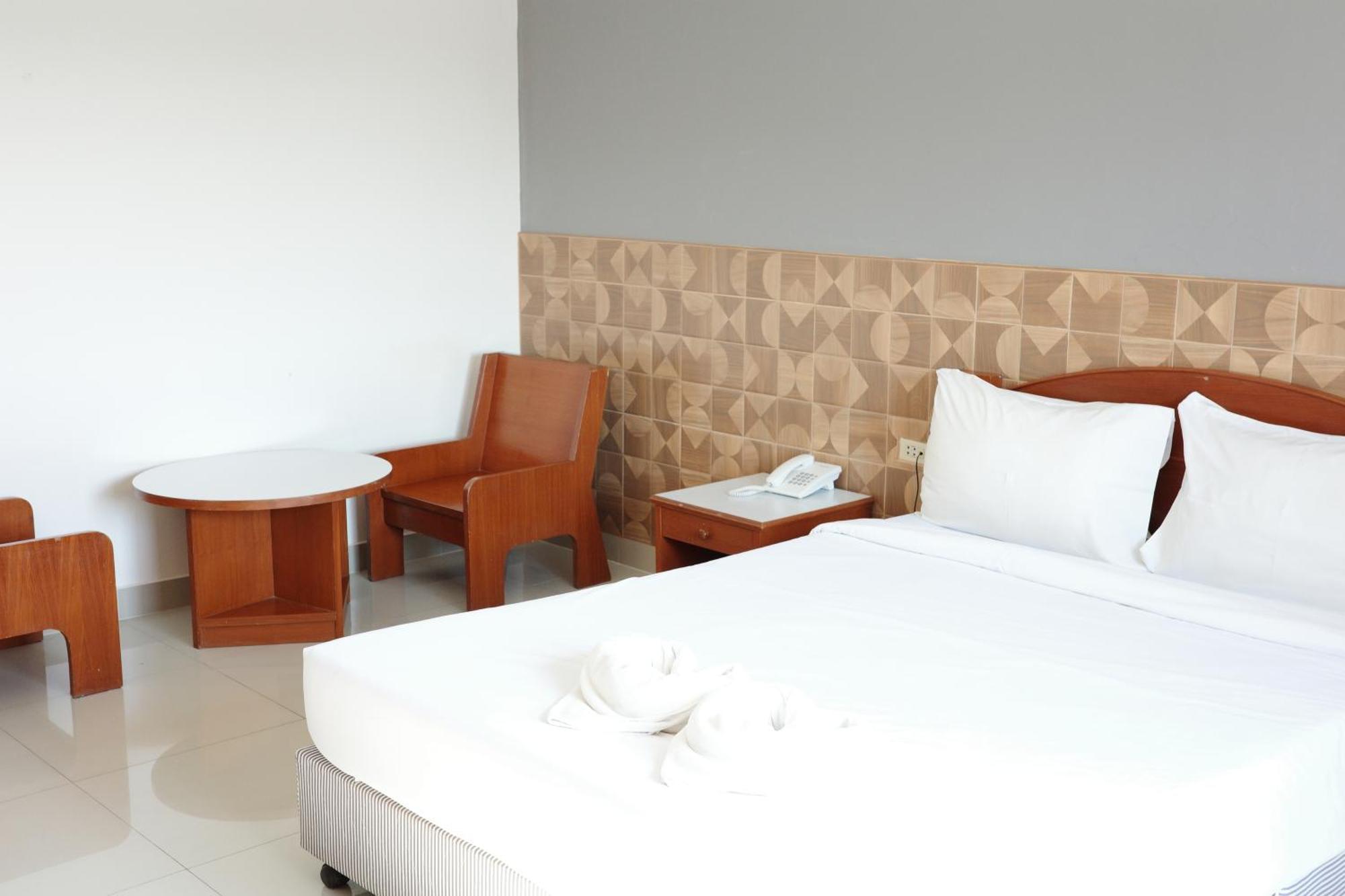 Bansuan Resort Nakhon Sawan Esterno foto