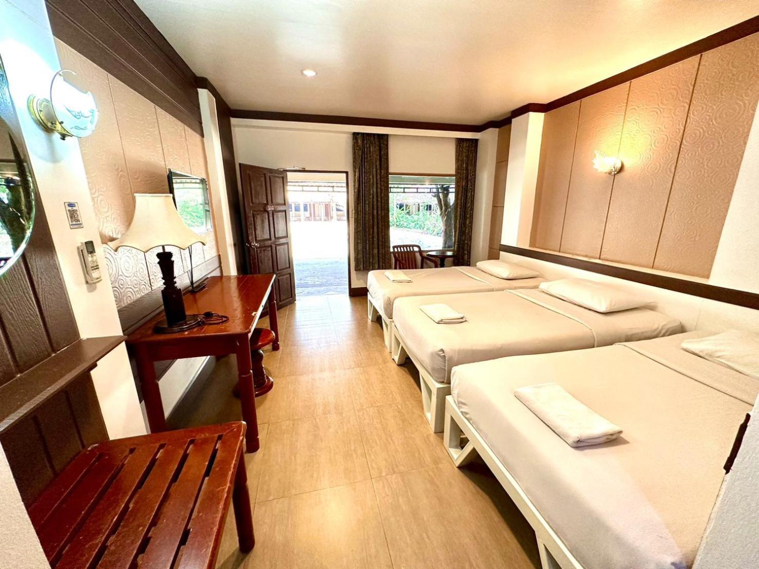 Bansuan Resort Nakhon Sawan Esterno foto
